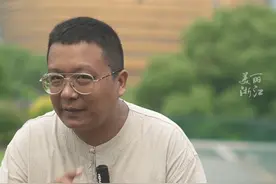 “金牌导游”小黑诸鸣：#杭州吸引到来自越来越多国家的游客  ！（记者：陈宇燕）#有亿种骄傲叫我爱你中国  #在浙里看见幸福中国   #幸福的样子视频封面