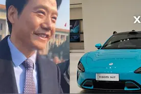 记者们太拼了！雷军蛇形走位躲采访，边挥手边致谢视频封面