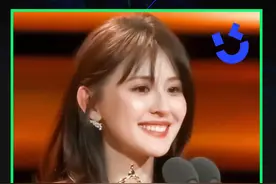 热依扎的获奖感言真的好让人心疼啊。#明星 #哺乳 #亲子 #热依扎获奖感谢月嫂 #热依扎获飞天奖视后 视频封面