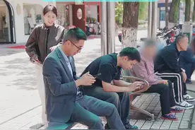 陌生人问借热点，当心街边套路，小心钱被转移！ #避坑指南 #新型骗局