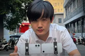 两代iPhone 16的相机差别：传感器位移式防抖 #iPhone16 #iPhone16e视频封面