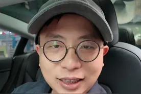 最近让杭州上大分的Rokid Glasses Ai眼镜在这 为什么最近的科技新贵都扎堆在杭州呢？#Rokid #meta #杭州 #AR眼镜 #Ai眼镜视频封面