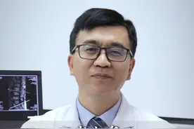 73岁老年人，一年多脊柱骨折四次，希望大家能够重视骨质疏松。#骨质疏松 #骨折 #脊柱健康 #硬核健康科普行动  #老年骨折视频封面