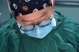 喉咙犹如刀割般疼痛？可能是舌咽神经痛！ 很多人不知道，以为是感冒引起的喉咙痛！#舌咽神经痛 #喉咙痛 #嗓子痛 #神经外科王嗣嵩 #硬核健康科普行动