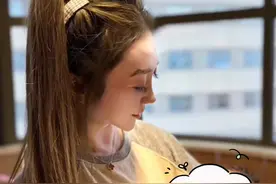 47岁女子升级做奶奶少女感十足，保持年轻的秘诀：知足常乐、自律、保持一颗少女心视频封面