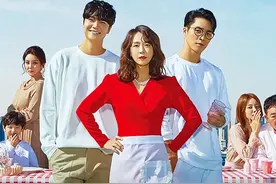 在七周年的结婚纪念日上，丈夫突然双膝下跪恳求妻子能跟他离婚。视频封面