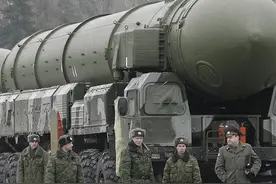 为啥现在无核国家，都不再研究核武器了？视频封面