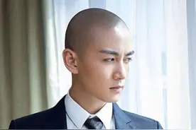 不塌房的已婚男星有多会防绯闻？吴京2次拒绝挽手，任嘉伦满脸不情愿#陈晓 #吴京 #人家了 #张若昀 #陈赫视频封面