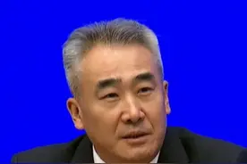 7月30日，国新办发布会介绍#育儿补贴 ：2022年1月1日以后出生的，符合条件的婴幼儿都可以领取育儿补贴。2025年1月1日之前出生的3周岁以下婴幼儿，按照应补贴月数折算计发补贴，也是发放到年满3周岁。