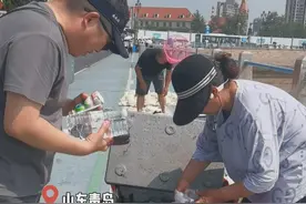 #界首 #“玉米阿姨”  获全网力挺  #青岛 市民游客实际行动表支持 #见义勇为 #凡人善举