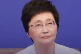#今年高校毕业生1222万 十四届全国人大三次会议于2025年3月9日下午3时，在梅地亚中心新闻发布厅举行记者会，人力资源和社会保障部部长王晓萍表示，就业是民生的头等大事。今年高校应届毕业生1222万人，我们要稳定和扩大就业，任务繁重，承压前行。视频封面
