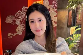广东怎么可以这么好吃的呢？韩国人萌免签了来广东呀来广东！冬至吃潮汕牛肉火锅我很开心呀～#广东dou是好风光#广东人的冬至大过年#牛肉火锅#外国人在中国#外国人被八合里牛肉火锅征服视频封面