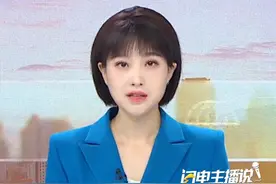 7月14日，特朗普威胁如果无法50天结束俄乌冲突，将对俄罗斯征收100%关税，表示将提供最先进武器支持乌克兰。#特朗普 #俄乌冲突 #关税