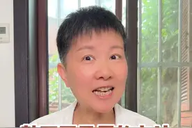 敲两下手机屏幕就可以录屏的方法 手机录屏就是给手机的画面拍个小视频保存下来，前面阿旺给大家分享过下拉方式的录屏方法，这一次给大家分享一下，用手指嘟嘟敲两下，也可以录屏的方法哦～#阿旺的退休生活视频封面