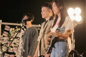 【#清华大学2022毕业歌MV发布！陪你《这个夏天 再看一遍》