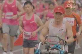 感动！这位爸爸推着脑瘫儿子跑了10年马拉松#秀我中国 #马拉松视频封面