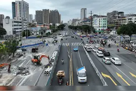 开通没几个月，明秀路又围挡施工了 #明秀路 #地铁五号线 #南宁视频封面