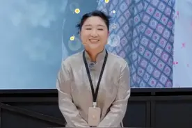 #傅首尔说自己是很有争议的女性话题人物  @傅首尔  “在话题风暴中心，她始终握紧女性发声的麦克风”#无限超越班视频封面