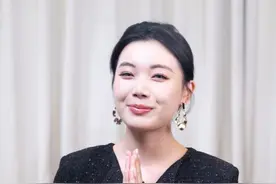 世上最贵的蛋 一颗价值上亿！ 法贝热彩蛋是世界上最贵的蛋！
你知道它凭什么这么贵吗？
那是因为从珠宝材质、工艺到设计和艺术性
它都是珠宝界的天花板！
-
关注阿雅，买珠宝不被耍
#法贝热彩蛋  #珠宝首饰  #古董珠宝     #珠宝故事  #涨知识视频封面