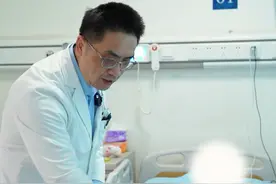 一起极其罕见的病例--椎管内脂肪增多症，病人术前下肢行走出现了障碍，并且伴随二便问题，目前患者在手术后病症已经得到了有效的缓解。#行走障碍 #二便失禁 #北京宣武医院神经外科王兴文医生 #抖出健康知识宝藏  #开工去班味健康指南  @抖音短视频 @抖音医疗健康小助手视频封面