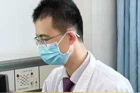 带状疱疹神经痛 里面又疼又痒 医生给出2种方案 #蛇缠腰 #带状疱疹 #带状疱疹后遗神经痛 #门诊日常 #硬核健康科普行动视频封面