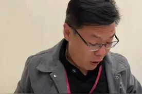 大伟来杭州出差，吃西湖醋鱼忘给钱了…… 出门在外，俺不能给山东人丢脸！#西湖醋鱼 #杭州美食 #好客山东 #美食 #随拍视频封面