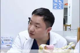 久坐 久坐不动会导致脑血管疾病、心脏病、动脉硬化、糖尿病、消化不良、结肠癌等多种疾病，还会影响运动能力和生活质量。#久坐 #久坐危害 #仁济医院 #医学科普 #俞旻皓医生 视频封面