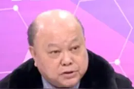 台湾名嘴太毒舌 大陆六代机横空出世 美国军事预算空有数字 台湾时事评论员李胜峰在岛内政论节目中表示，就尖端军事而言，之前都是跟着美国走，但大陆六代机的出现，给了美国相当大的刺激，不亚于当年苏联发射第一颗人造卫星。#解放军六代机对美刺激很大视频封面