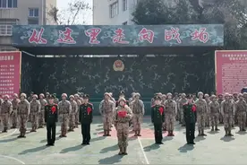 身已退、兵心在，若有站，召必回！（作者：黄冈/杜晨珲、曹雷、任拾蒙、任枭）【编辑：杨垒】视频封面