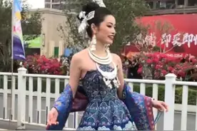 氧化菊来贵港了！3月31日，“潮动三月三·抖音足球嘉年华”巡游现场，达人们惊艳亮相！快来看看有没有你喜欢的小哥哥、小姐姐！#抖音足球嘉年华广西站决赛  #抖音足球嘉年华  #你有这么多元的方阵进入广西视频封面
