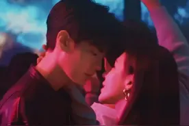 #深情眼情深而动预告呼吸交织，气氛升温#深情眼 #深情眼首发预告钓到我了#张予曦#毕雯珺