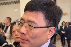 3月8日，北京，与雷军同框“走红”后，周云杰回应：希望推动小米生态与海尔生态的合作。视频封面