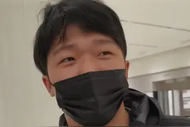 AI换脸拟声 乱象丛生，雷军、靳东建议:立法整治 网友:不好辨认 中老年人很容易被骗。#AI #换脸 #雷军 #靳东 #拟人视频封面
