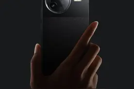 K80系列卖爆的背后，不止是产品过硬，更是小米的真诚态度！ #REDMIK80 #网友竞拍小米SU7视频封面