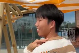 中医博大精深！#脆皮大学生体验针灸感觉升华了 
10月19日，在嵩山论坛第三届中医药文化论坛暨第二届仲景中原中医药文化节上，一名大学生现场体验中医针灸，直呼感觉整个人“升华”了。（记者 曹萍 李静媛 通讯员 贾殊）#中医视频封面