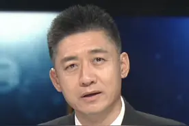 演员谢孟伟穿警服直播引争议，评论：这样的道歉真诚吗？