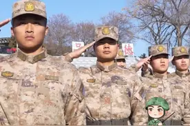 新兵入营在即，班长在这等你！ #新兵请入列 #海军 #新兵连的生活 #暖心班长 (吕腾 孙海 王旭亮|编辑:张力元 张佳欣|编审:赵阳)视频封面