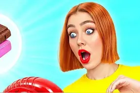 草莓味vs巧克力味，帅哥美女的口香糖美食挑战，结局意想不到！