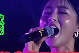 李英新歌《你的身边不再是我》旋律优美，歌声伤感，歌词句句入心视频封面