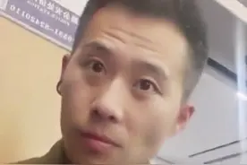1月18日，山东小伙给腿脚不便的阿姨让座，阿姨赶紧掏出手机录像，“我现在记性不好 想把你拍下来”（@阳光灿烂的飞– 手机摄影 @王老五男装 ）视频封面