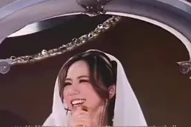 邓紫棋回应蜂鸟要求下架重录歌曲 重录的法律依据非常充足 不会下架歌曲 并要求蜂鸟结算版税和劳务费 #邓紫棋 #蜂鸟 #重录专辑视频封面