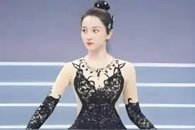 为何大多数女运动员都是平胸？全红婵一句话说出真相，才知郭晶晶的成名有多艰难 #全红婵 #郭晶晶 #陈小纭 #吴艳妮 #明星人物传视频封面