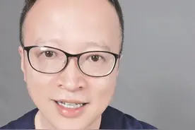 牛奶加咖啡，健康加倍？ 咖啡爱好者必看：美式VS拿铁，哪个更健康？不只是好喝那么简单！☕✨#硬核健康科普行动 #健康冷知识知多少 #知识科普 #医学科普 #咖啡知识视频封面