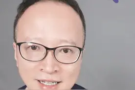 牛奶加咖啡，健康加倍？ 咖啡爱好者必看：美式VS拿铁，哪个更健康？不只是好喝那么简单！☕✨#硬核健康科普行动 #健康冷知识知多少 #知识科普 #医学科普 #咖啡知识视频封面