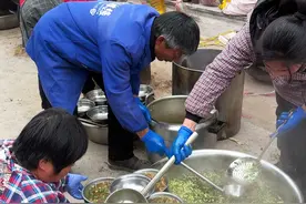 鄄城大哥做大席，240元，10个菜2个汤，牛肉肥肠大肘子都有 #鄄城 #农村大席 #农村宴席视频封面