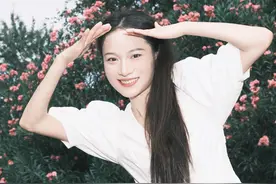 路边花花拍照技巧 学会几个简单技巧，路边一点花也轻松拍唯美照片#花花拍照 #拍照技巧 #拍照动作