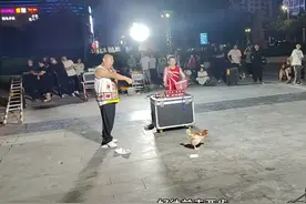 揭秘民间骗局，把鸡脚掰断，涂上神药能瞬间治好 #魔术 #近景魔术视频封面