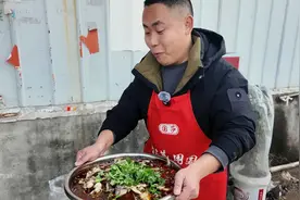麻辣美蛙鱼 给老伙伴们做一个麻辣鲜香的美蛙鱼片，妈呀，太香了视频封面
