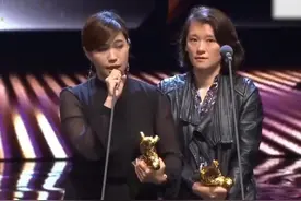 台湾金马奖导演发表不当言论，场面陷入混乱，大陆演员当场反击！视频封面