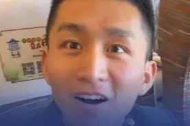 藏不住的开心！3月3日，河北，女友偷偷买同一车次的高铁票，接退伍男友回家。见面那一刻，男生的眼里瞬间有光了。#退伍视频封面
